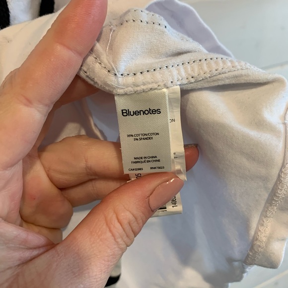 4/$30 Bluenotes | White Hooded Cutoff Top - Picture 7 of 7